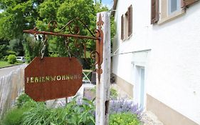 Ferienwohnung Im Weingewoelbe